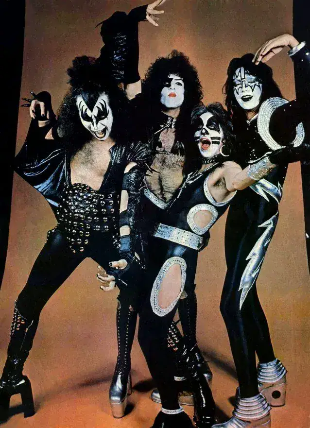On 14. May, 1975, Kiss did the very first photo session with the new "Dressed To Kill" costumes at the Michigan Palace in Detroit. Photo by Fin Costello.