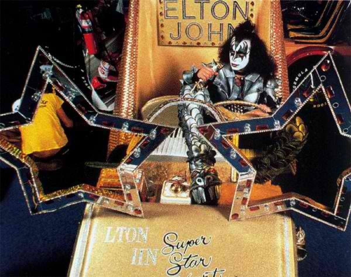 Gene Simmons does a photoshoot with Creem Magazine on 21. August 1976