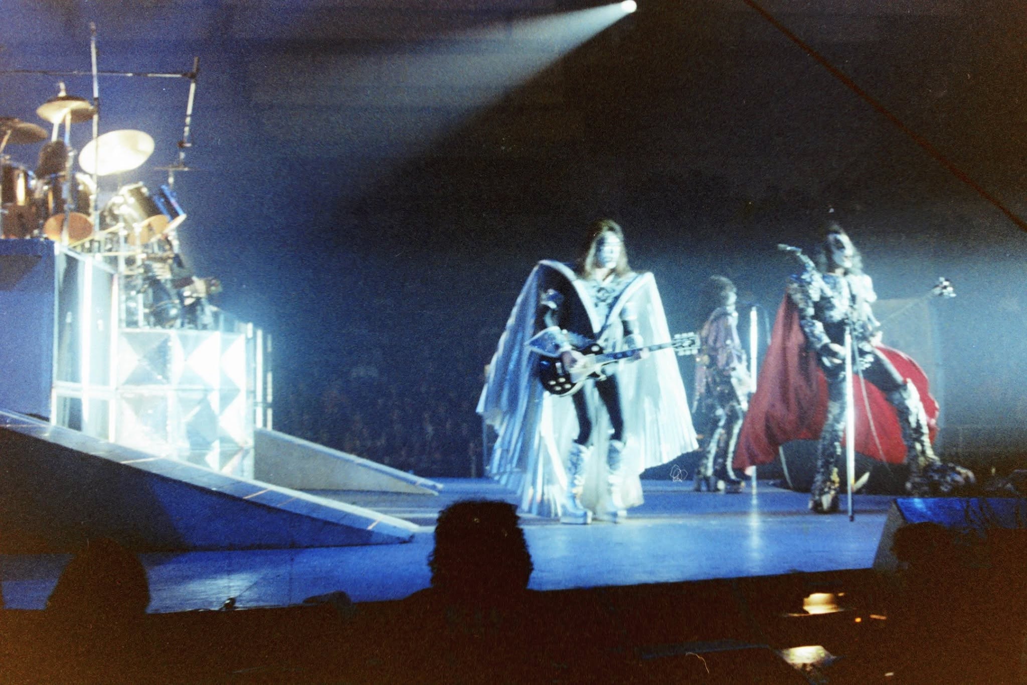 Peter Criss plays his last show with Kiss 16. December 1979, in Toledo. Photo by Thomas Zetzer.