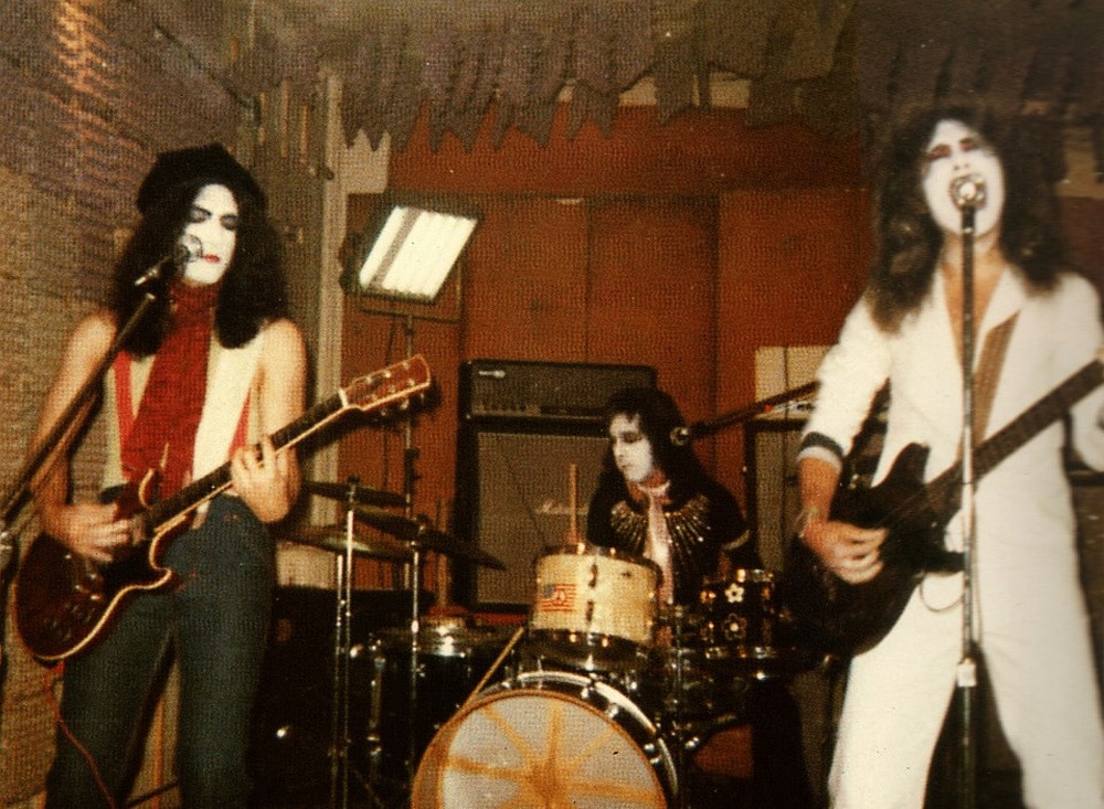 Kiss played a private showcase for Epic Records, 20. November 1972