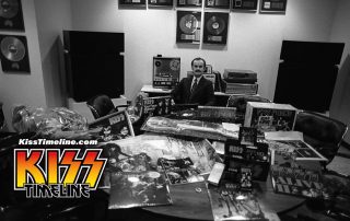 Kiss signs with Bill Aucoin