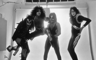 The photo session "White Room Session" takes place, 1975