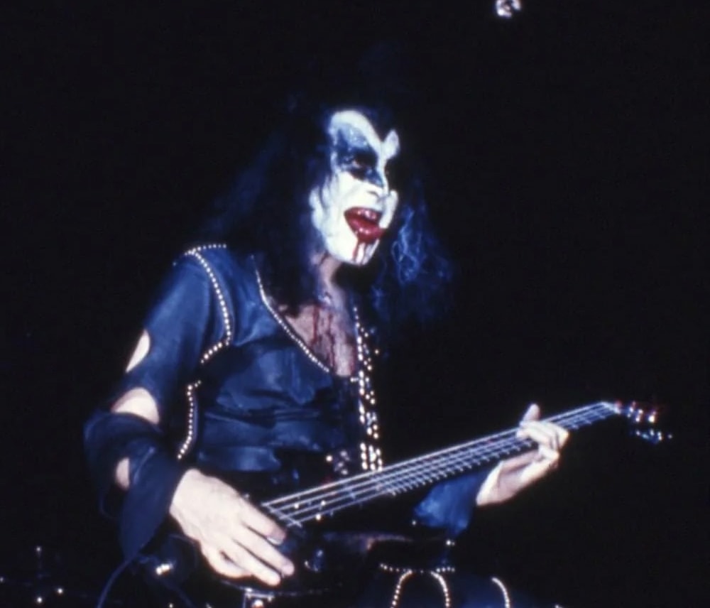 Gene Simmons spitting blood live for the first time, March 1974