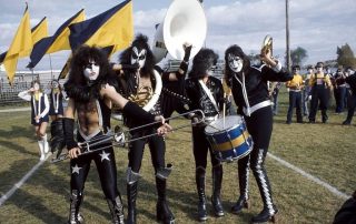 Kiss visited and played a homecoming concert at Cadillac, Michigan, 9. October 1975.