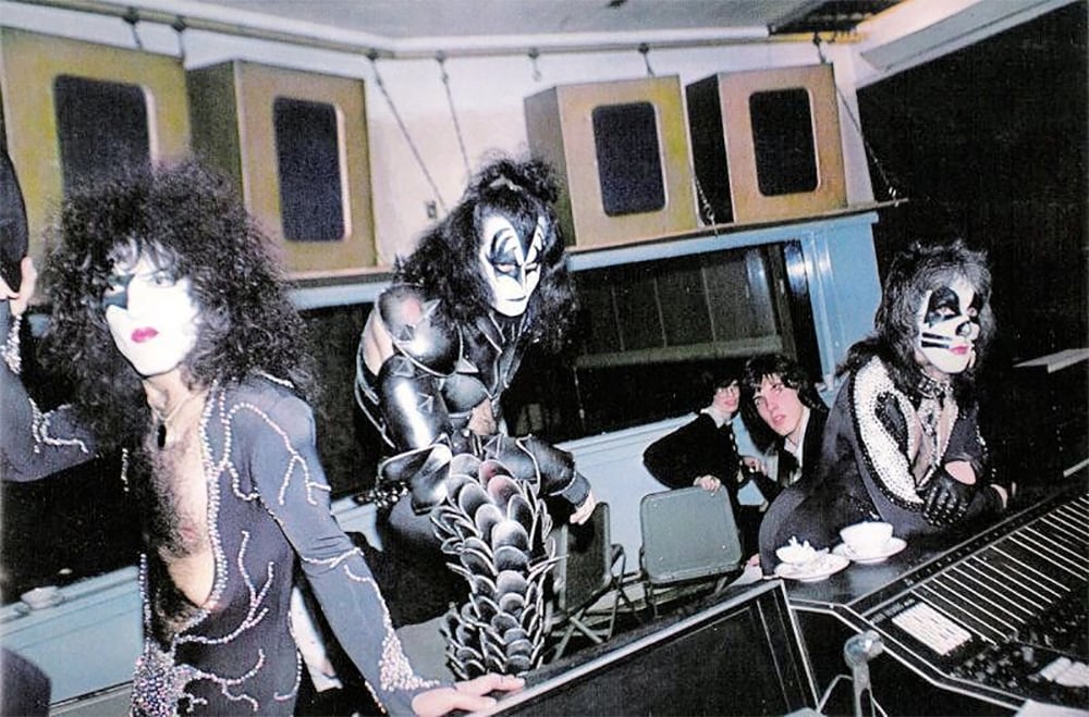 Kiss enters Electric Lady Studios to start recording "Destroyer"