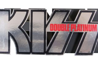 Kiss releases their first greatest hits album "Double Platinum", 24. April 1978