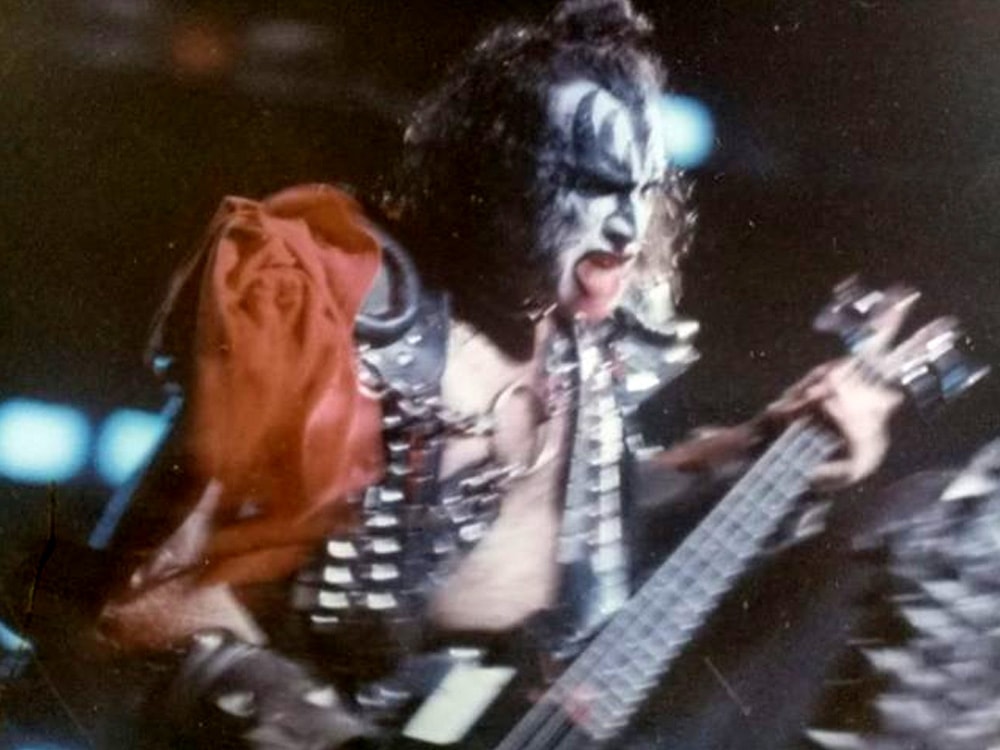 Kiss played its last concert in make-up June 25, 1983, in São Paulo, Brazil