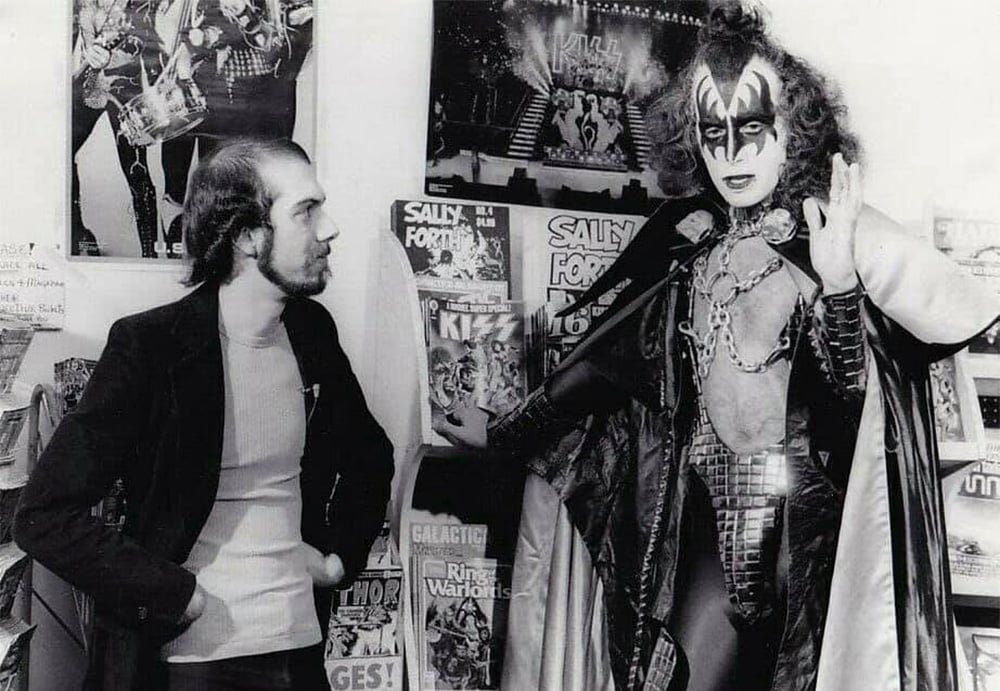 Gene Simmons appears at WMMS Radio and Cosmic Comics, 29. November 1978