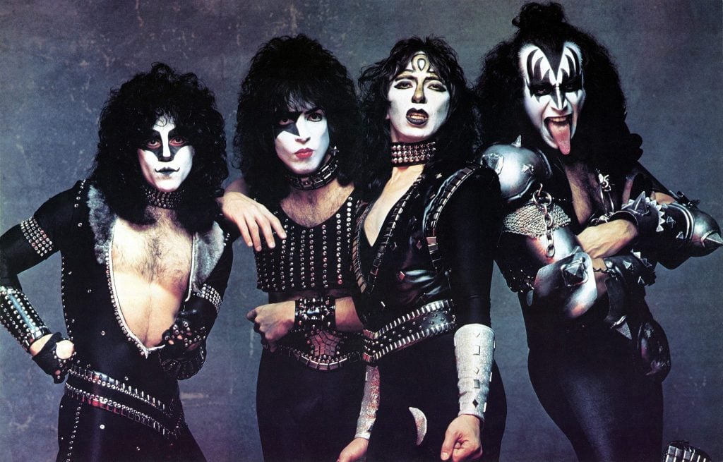 On 23. December 1982, Kiss did the "Creatures of the Night" tour dress rehearsal and photo session at The Studios, Las Colinas, Irving, Texas, with photographers Sam Emerson and Bernard Vidal.