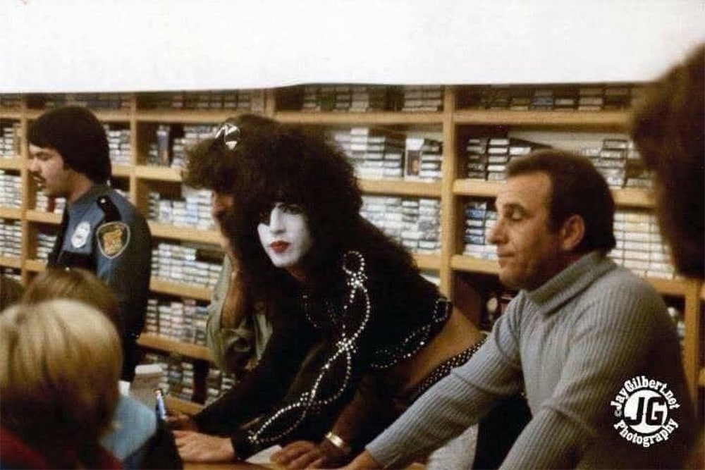 Paul Stanley in-store appearance at Peaches Records, 6. December 1978. Photo by Jay Gilbert.