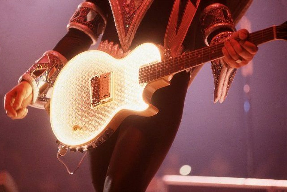 On 15. June 1979, Ace Frehley played the light guitar live for the first time playing "New York Groove", when Kiss played the Civic Center, Lakeland, Florida, on the opening night of the "Return of Kiss" tour.