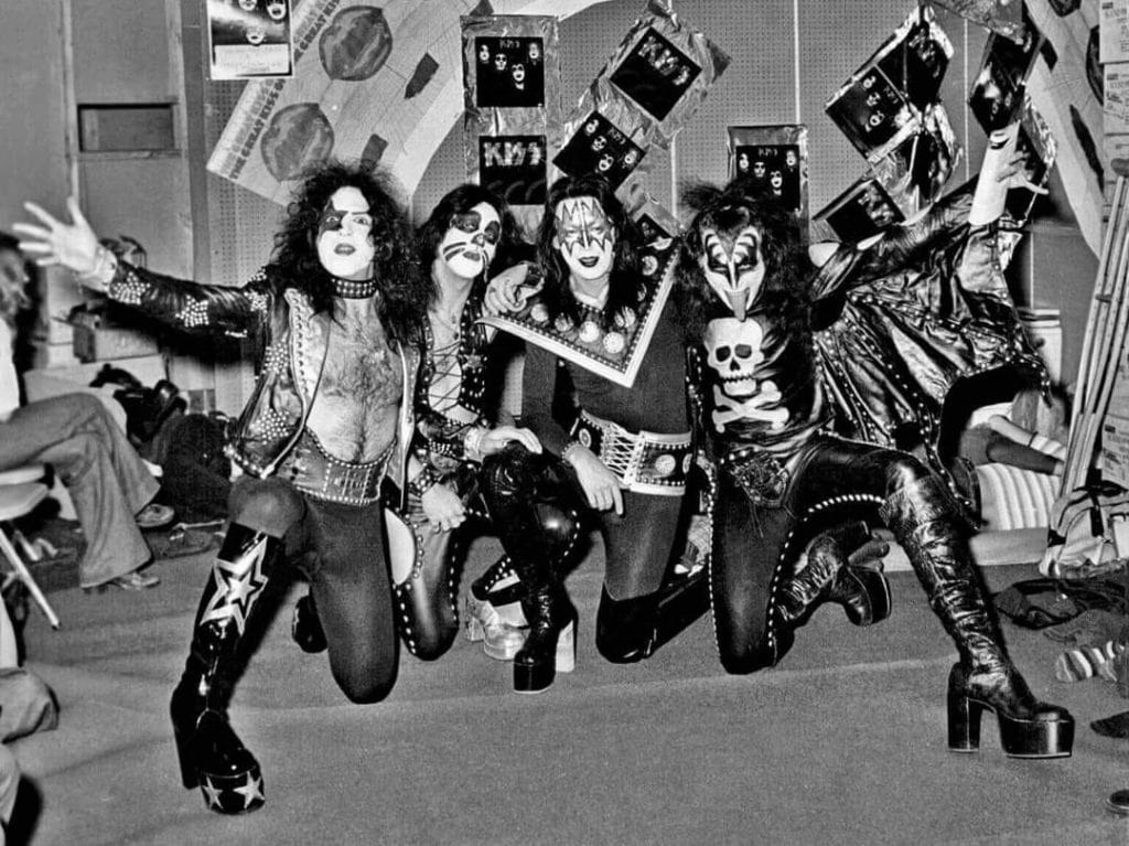 On 11. May, 1974, Kiss did an in-store in Detroit, Michigan, while touring USA for their debut album.