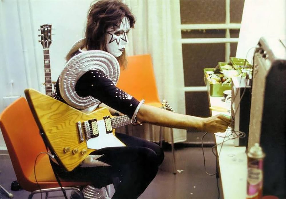 On 3. June, 1976, Kiss was interviewed at Circus Krone in Munich, West Germany, by the German program Szene '76 music TV show, interviewed by Thomas Gottschalk. Photo by Didi Zill.