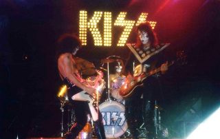 On 7. November, 1974, Kiss played their first-ever sold out headlining concert in an arena, at the 9,300 seat Kiel Auditorium in St. Louis, Missouri, while on their "Hotter Than Hell" Tour.