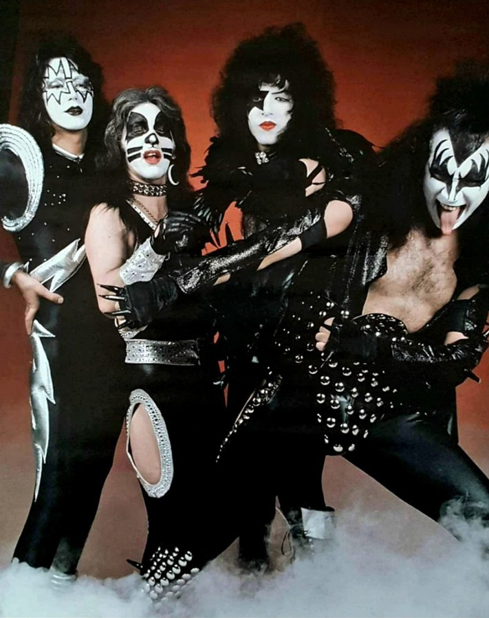 On 14. May, 1975, Kiss did the very first photo session with the new "Dressed To Kill" costumes at the Michigan Palace in Detroit. Photo by Fin Costello.